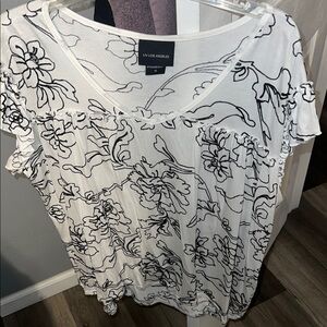 Women's White Floral Top